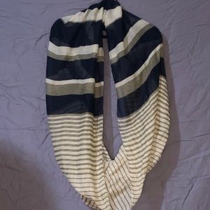 Infinity scarf